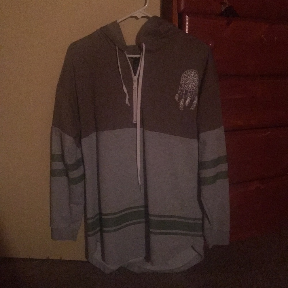 Long sleeve hoodie shirt